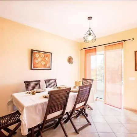 Holiday home Alfarmar - Pool, Only A Few Minutes Away *