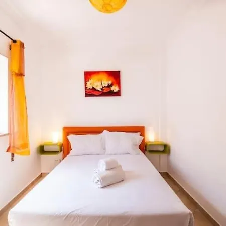 Alfarmar - Pool, Only A Few Minutes Away * Албуфейра