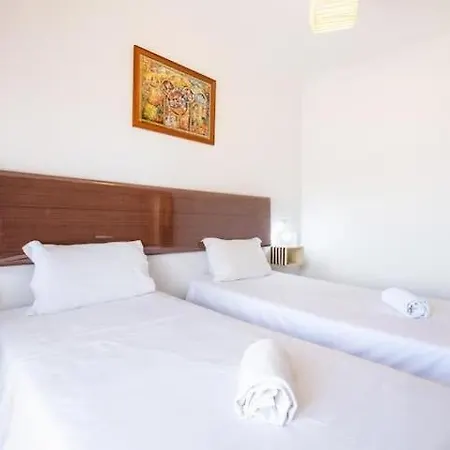 Апартаменты Alfarmar - Pool, Only A Few Minutes Away