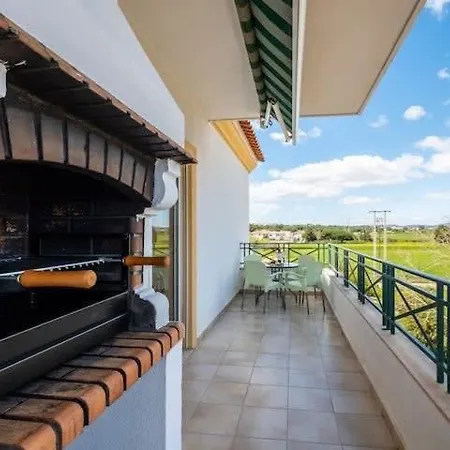 Alfarmar - Pool, Only A Few Minutes Away Appartamento Albufeira